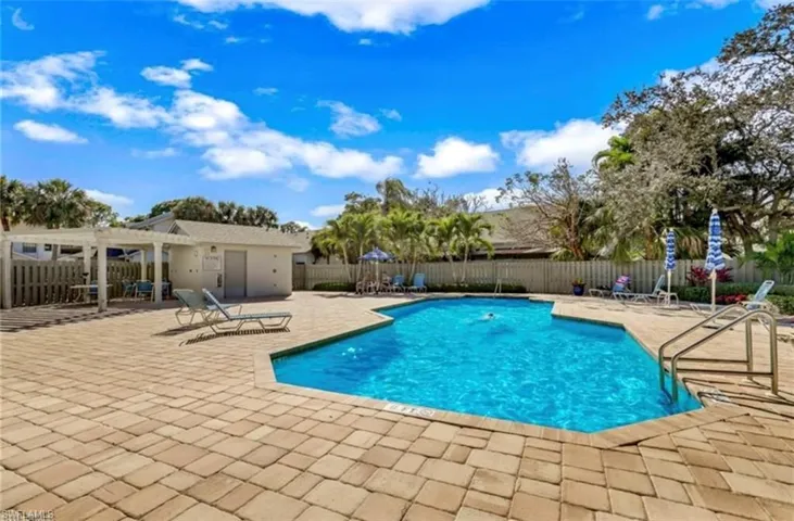 800  Meadowland  DR, Naples, FL 34108