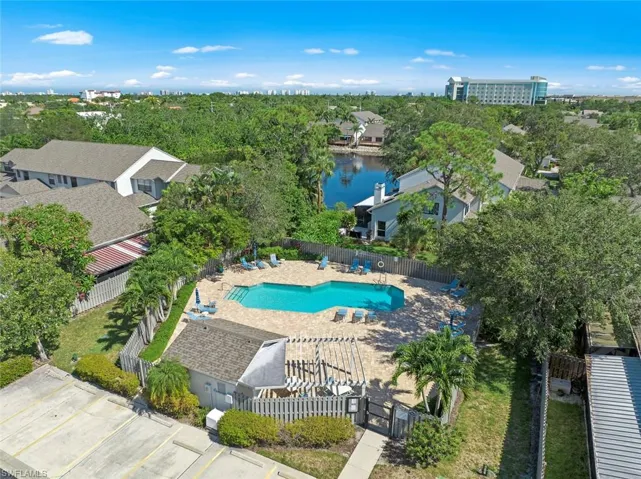 800  Meadowland  DR, Naples, FL 34108