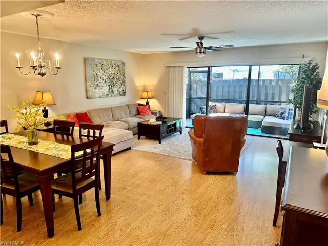 800  Meadowland  DR, Naples, FL 34108