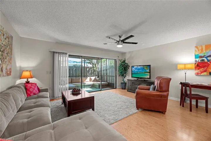 800  Meadowland  DR, Naples, FL 34108