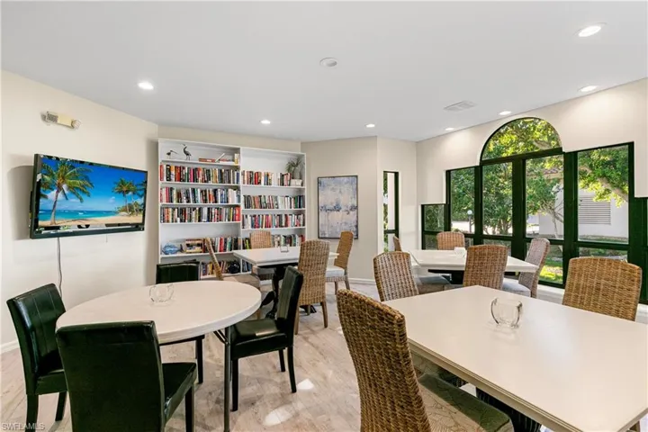 503  La Peninsula  BLVD, Naples, FL 34113