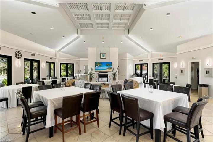 503  La Peninsula  BLVD, Naples, FL 34113