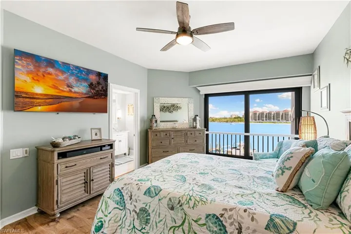 503  La Peninsula  BLVD, Naples, FL 34113