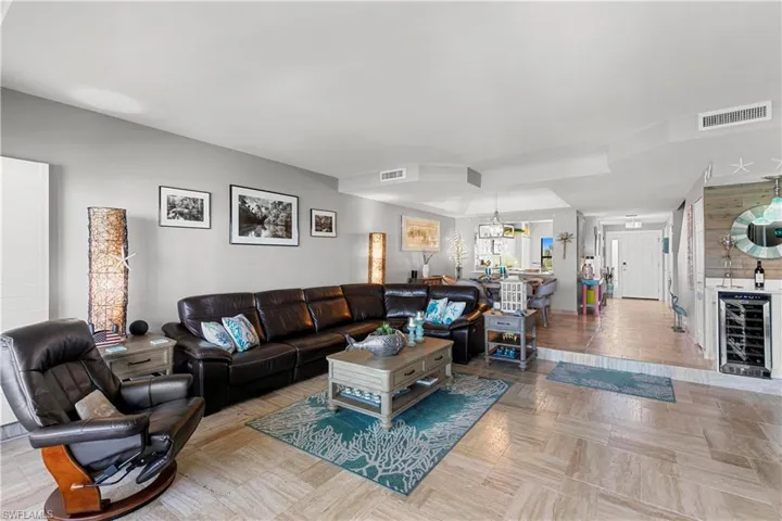 503  La Peninsula  BLVD, Naples, FL 34113