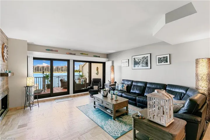 503  La Peninsula  BLVD, Naples, FL 34113