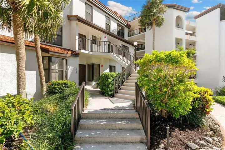 503  La Peninsula  BLVD, Naples, FL 34113