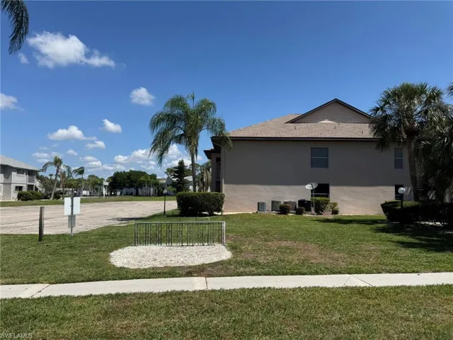 5751 Foxlake Dr A, North Fort Myers, Florida 33917