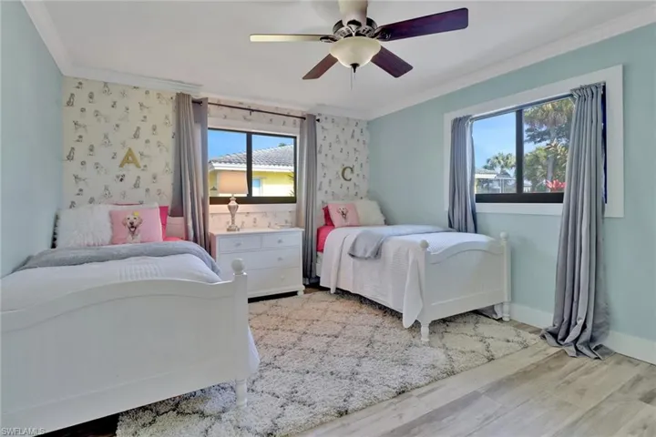 383  Juli Fe  DR, Naples, FL 34110