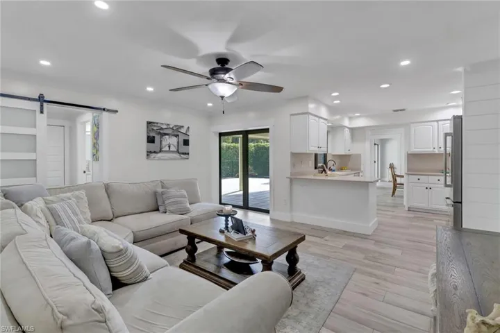 383  Juli Fe  DR, Naples, FL 34110