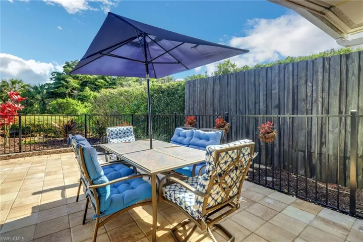 383  Juli Fe  DR, Naples, FL 34110