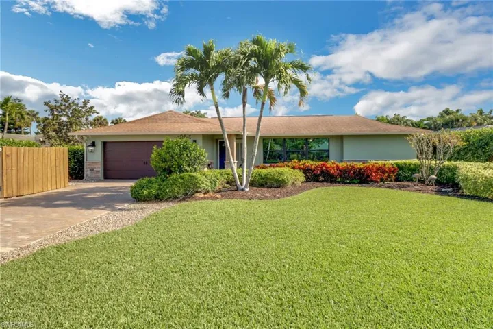 383  Juli Fe  DR, Naples, FL 34110