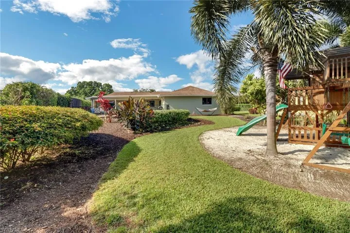 383  Juli Fe  DR, Naples, FL 34110