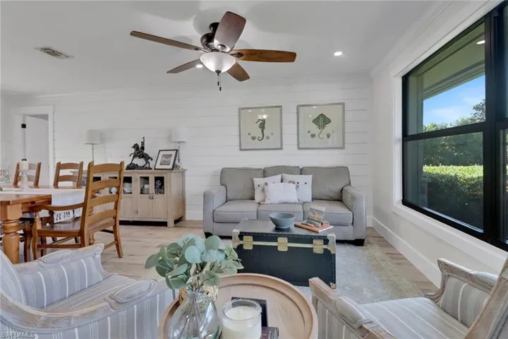 383  Juli Fe  DR, Naples, FL 34110