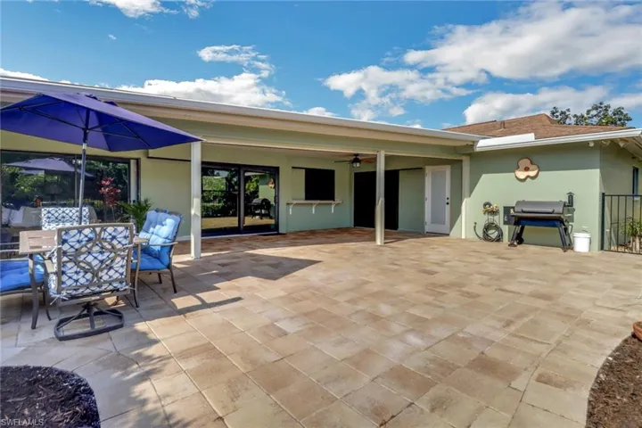 383  Juli Fe  DR, Naples, FL 34110