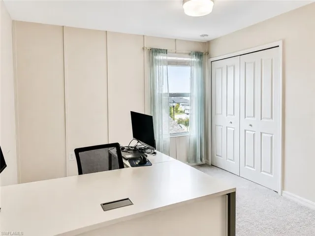 CURRENTLY USED AS OFFICE -FITS KING BED
