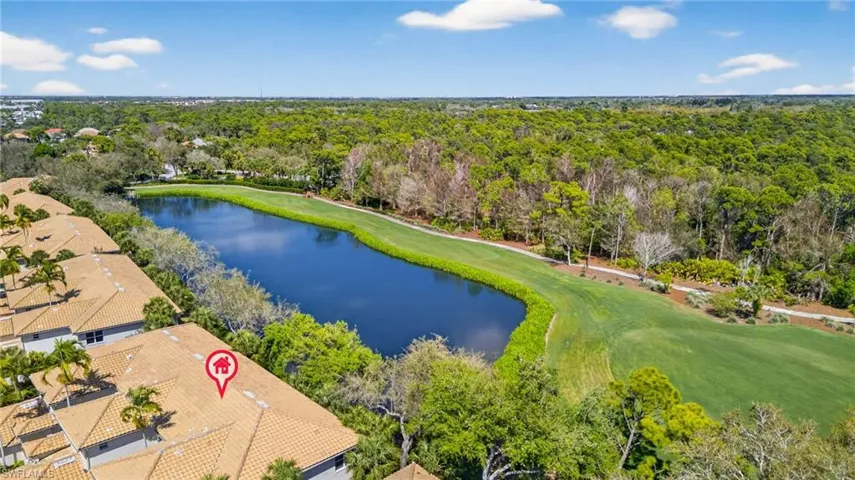 Aerial perspective  featuring a golf course