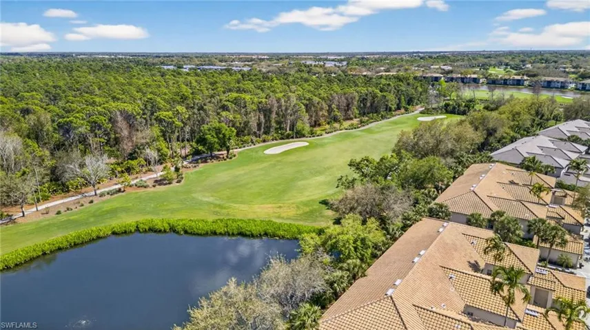 Aerial perspective  featuring a golf course