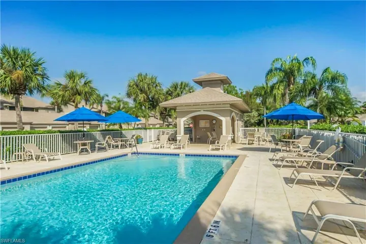 Hickory Links Pool