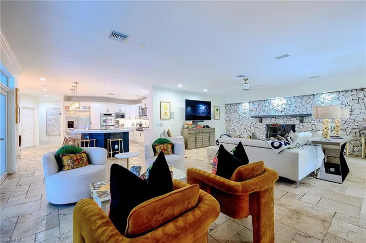 Featuring a sitting area, TV area, Dining area and Kitchen - Great Gathering space