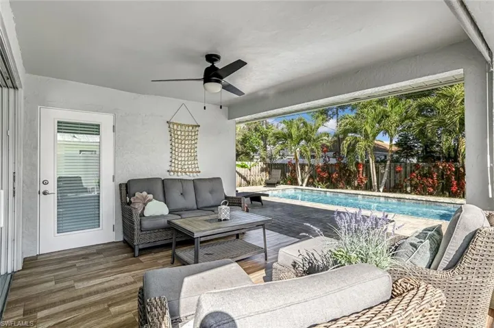 737  91st N AVE, Naples, FL 34108