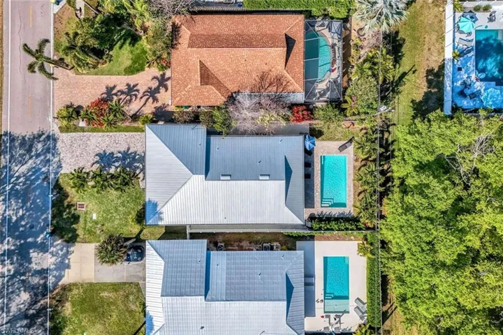 737  91st N AVE, Naples, FL 34108