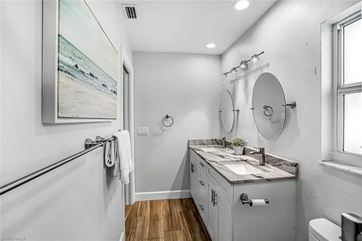 737  91st N AVE, Naples, FL 34108
