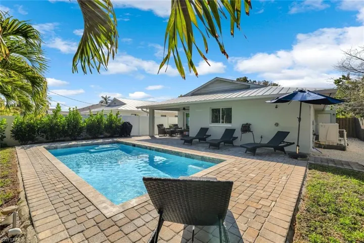 737  91st N AVE, Naples, FL 34108