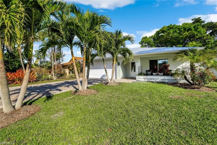 737  91st N AVE, Naples, FL 34108
