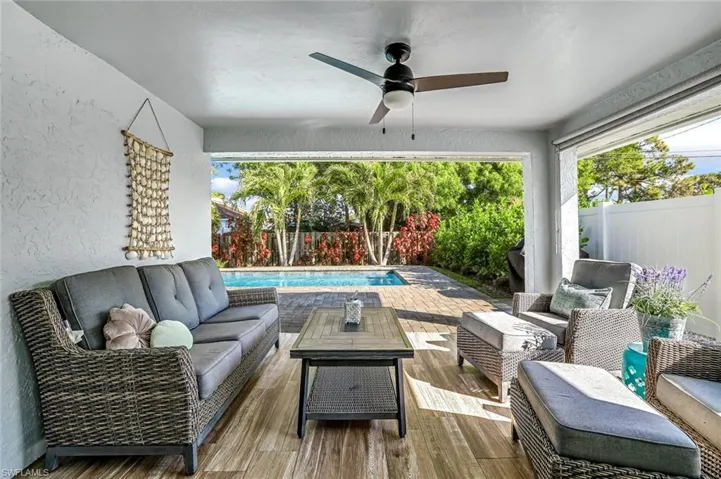 737  91st N AVE, Naples, FL 34108