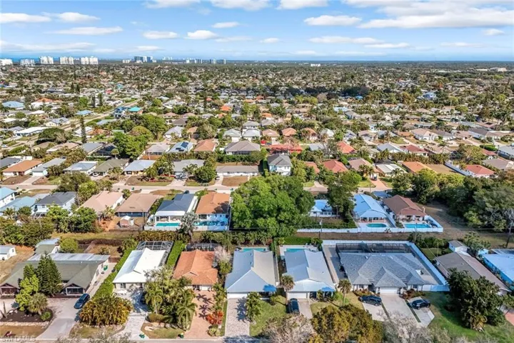 737  91st N AVE, Naples, FL 34108