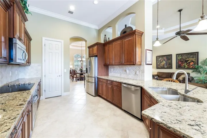 9388  Copper Rock  CT, Naples, FL 34120