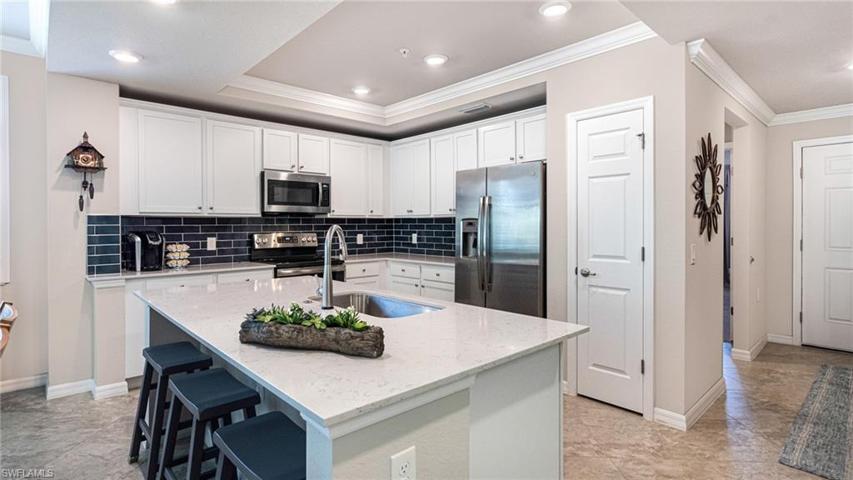 Open kitchen, great for entertaining