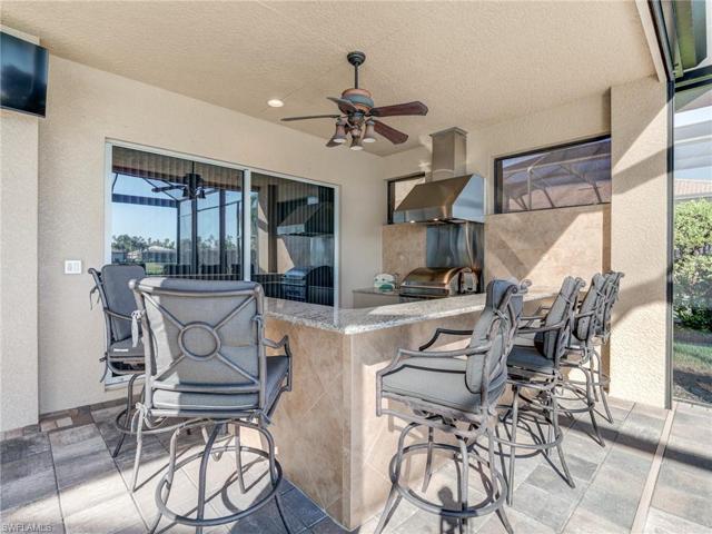 Bar area of outdoor kitchen