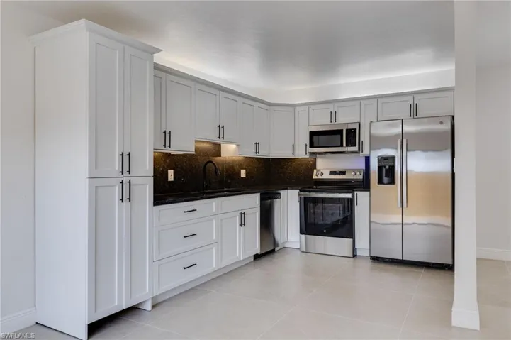 4047 Sandlewood Ln 3, Fort Myers, Florida 33907
