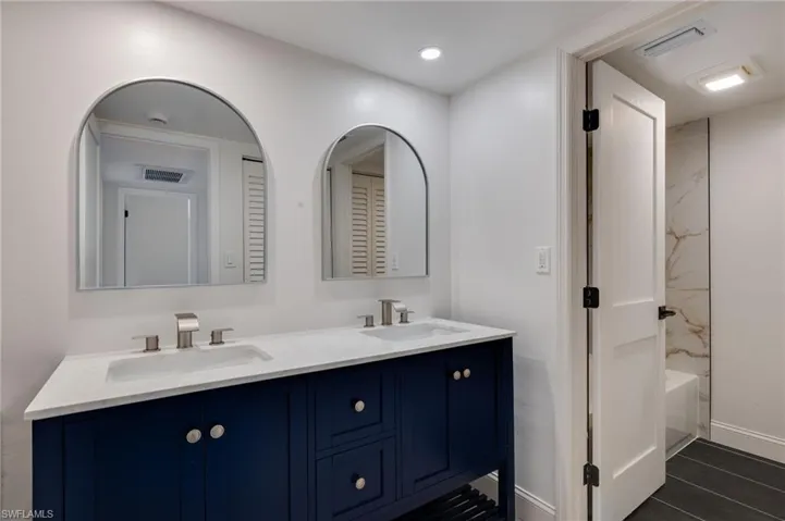 4047 Sandlewood Ln 3, Fort Myers, Florida 33907