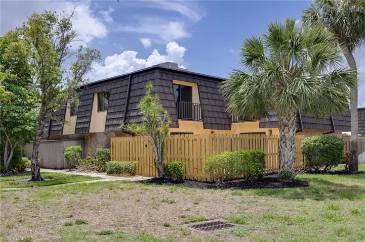 4047 Sandlewood Ln 3, Fort Myers, Florida 33907