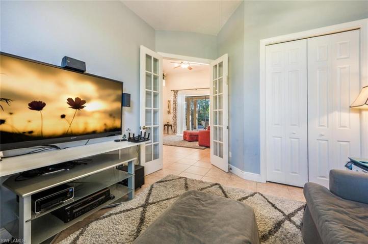 Den/4th Bedroom