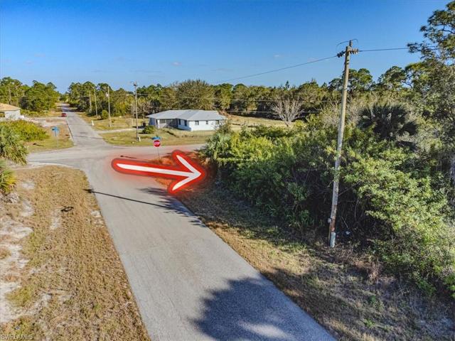 986 Lakeside DR, LEHIGH ACRES FL 33974