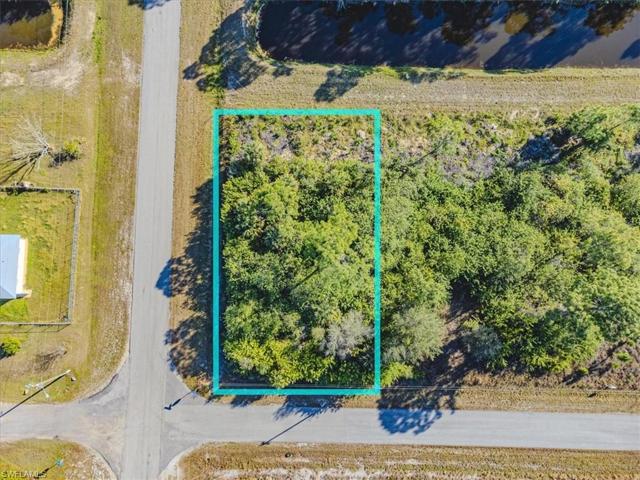 986 Lakeside DR, LEHIGH ACRES FL 33974