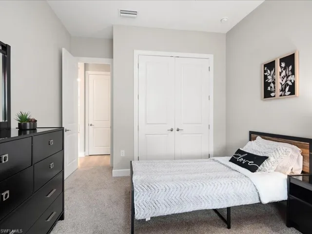 15111  Pescara  ST, Naples, FL 34114
