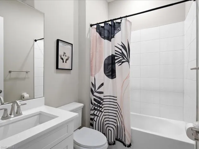 15111  Pescara  ST, Naples, FL 34114