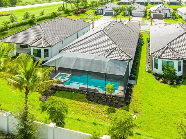 15111  Pescara  ST, Naples, FL 34114