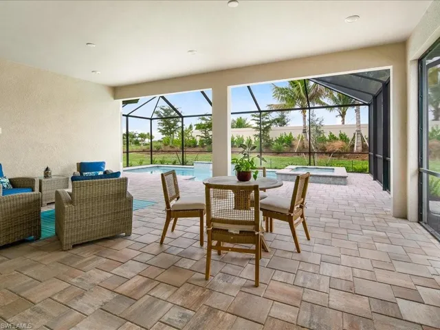 15111  Pescara  ST, Naples, FL 34114