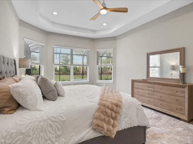 15111  Pescara  ST, Naples, FL 34114