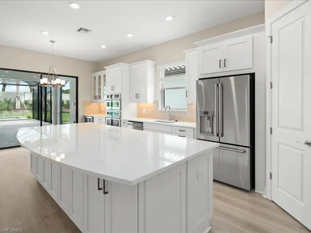 15111  Pescara  ST, Naples, FL 34114