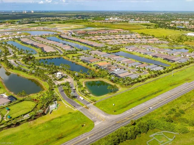 15111  Pescara  ST, Naples, FL 34114