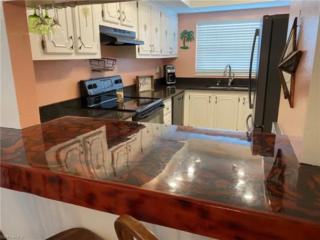7013  New Post  DR, North Fort Myers, FL 33917