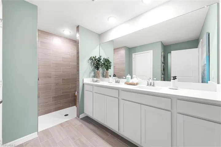 2010 9th Pl, Cape Coral, Florida 33909