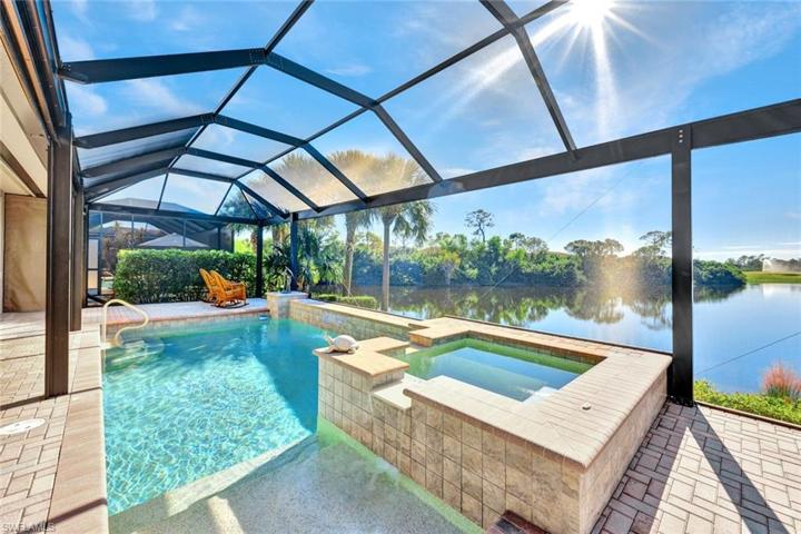Great sun shelf, spa, pool, with water overflow feature. You will love listening to these calming sounds!