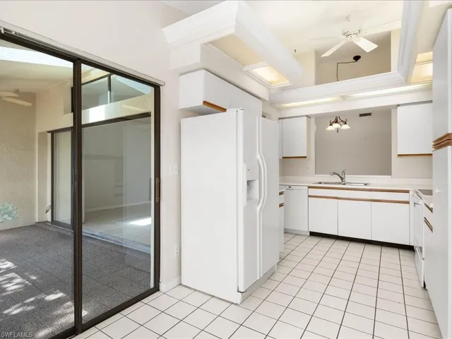 Eat-In Kitchen